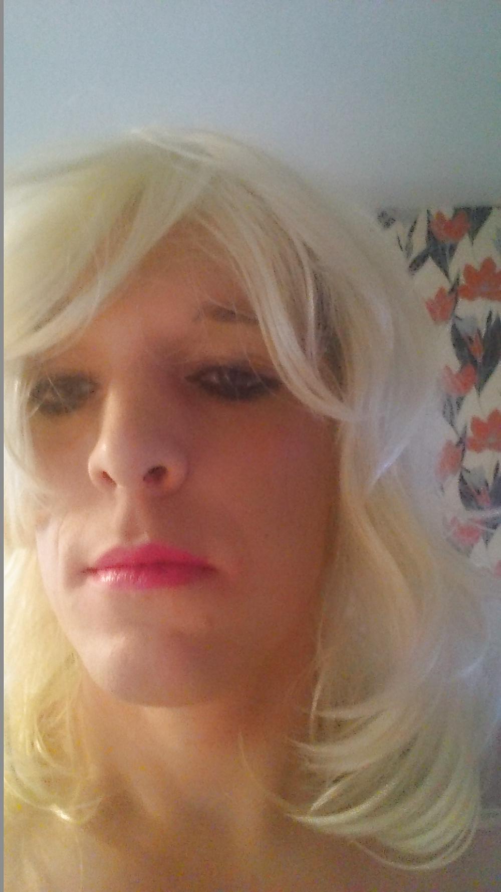 25P Blonde bimbo in pink corset