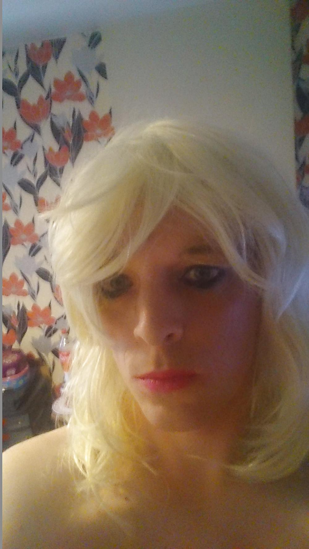 25P Blonde bimbo in pink corset