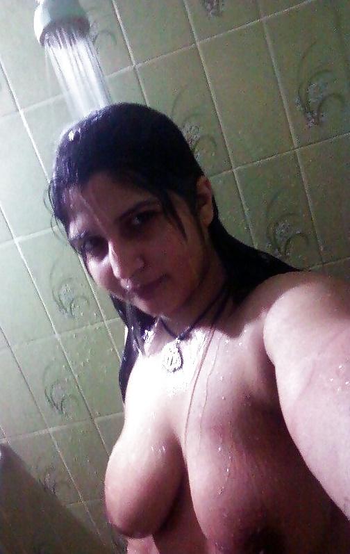 10P Arab Girls 4U ( Bathroom Collections - Part 2 )