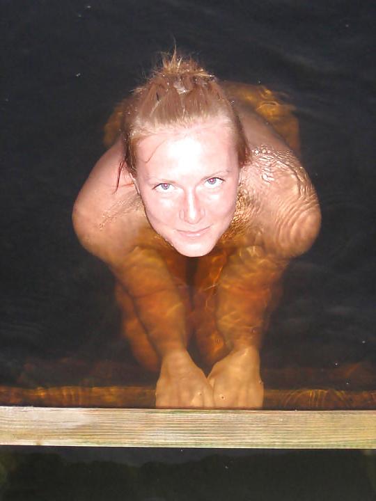 15P Small bathing between friends
