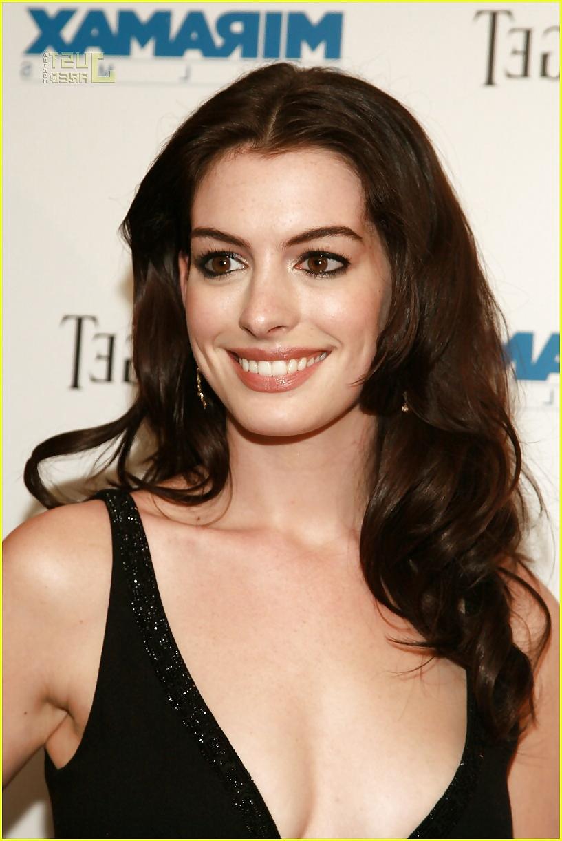 15P Anne Hathaway - Glamour Girl