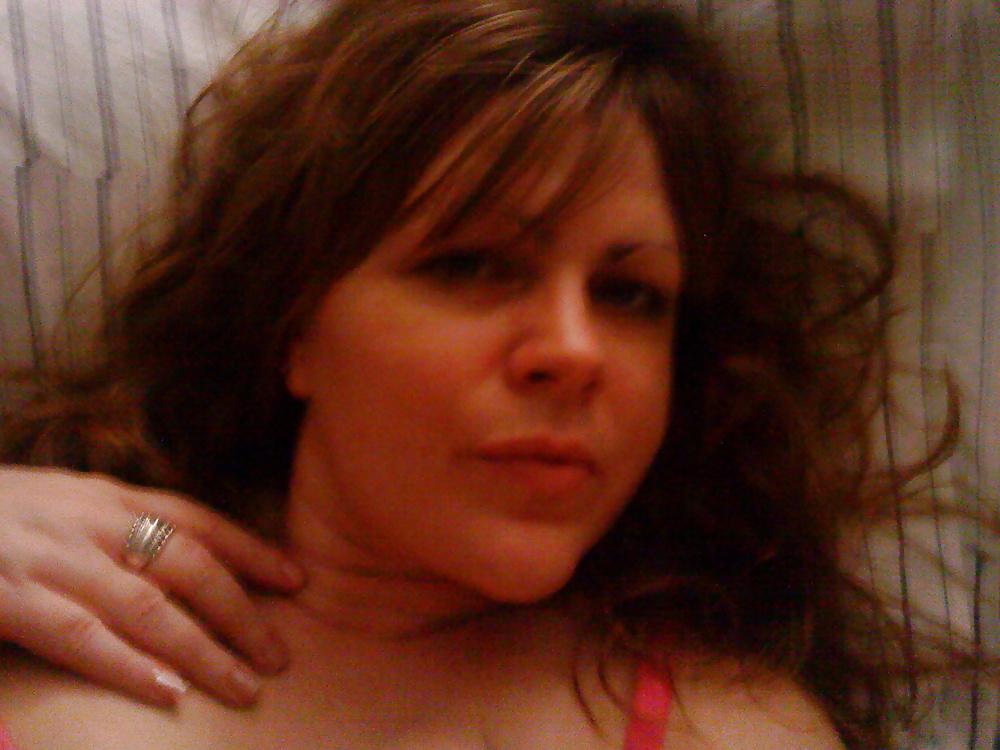9P Fat MILF Wife that the high-school boys jerk to