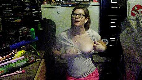 15P Wife pics right before she made new video