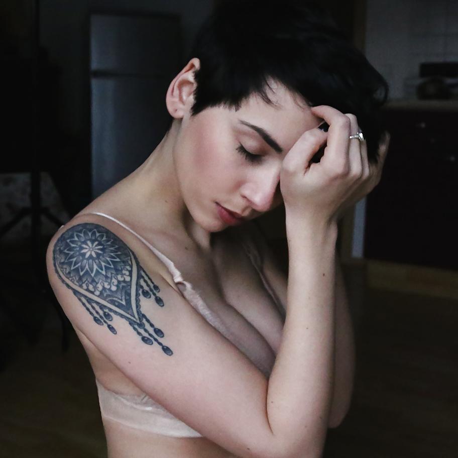 25P Busty Goddesses - Short Haired Girls With Huge Breasts, 30