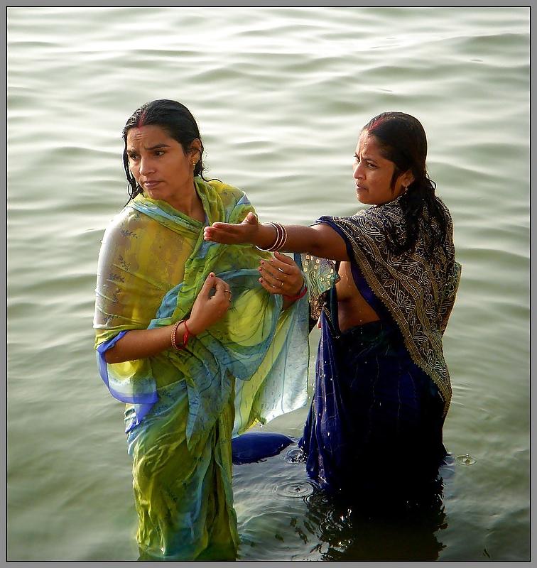 14P Desi woman bathing