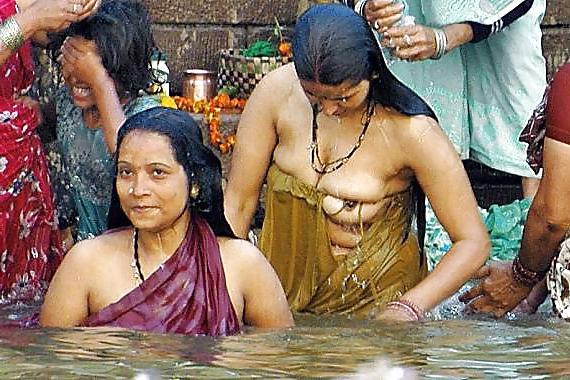 14P Desi woman bathing