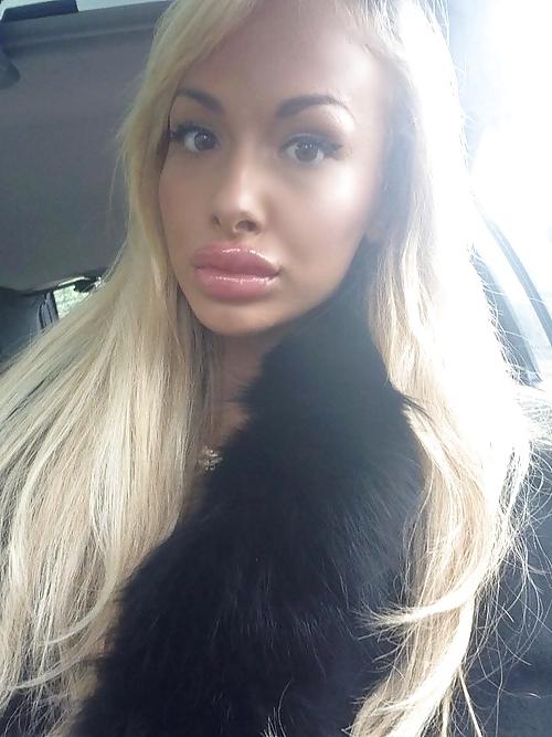 25P Bimbo Invasion 12