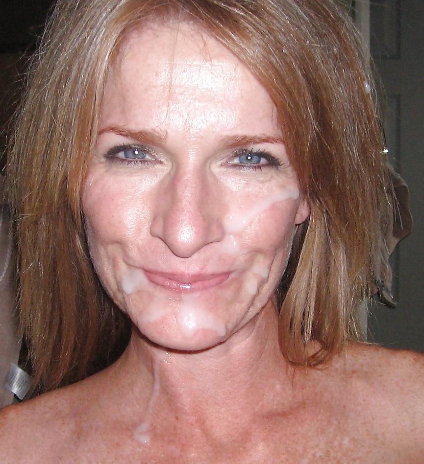22P Sexy Wife Showing Off
