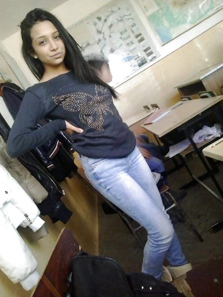 25P Teen sluts in tight jeans 2.