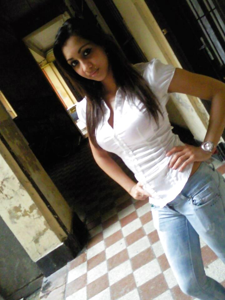25P Teen sluts in tight jeans 2.