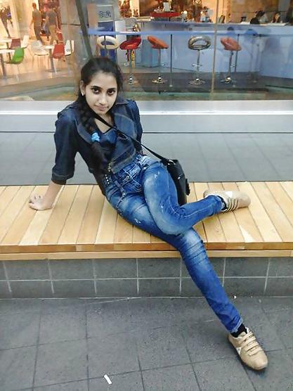 25P Teen sluts in tight jeans 2.