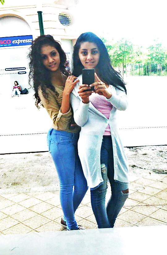 25P Teen sluts in tight jeans 2.
