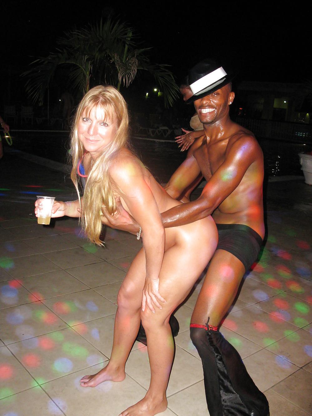 25P Slutty Wife and BBC on Vacation 