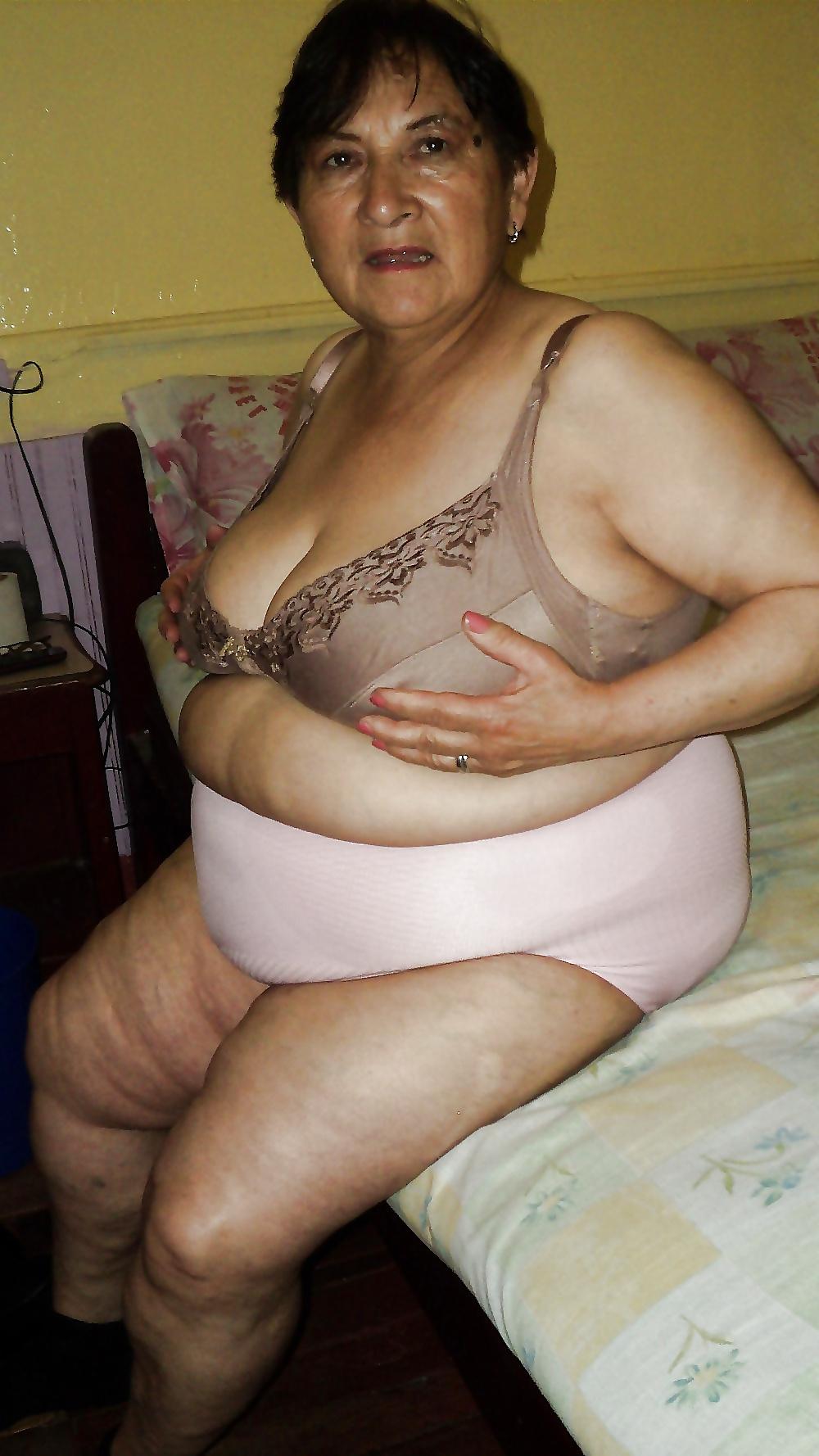 7P Fat Granny wouldn't get naked