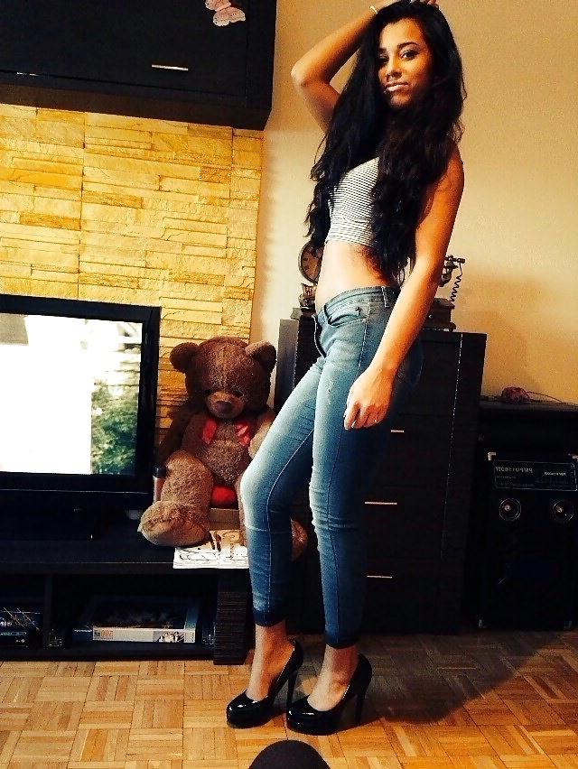 25P Teen sluts in tight jeans 3.