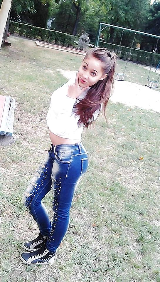 25P Teen sluts in tight jeans 3.