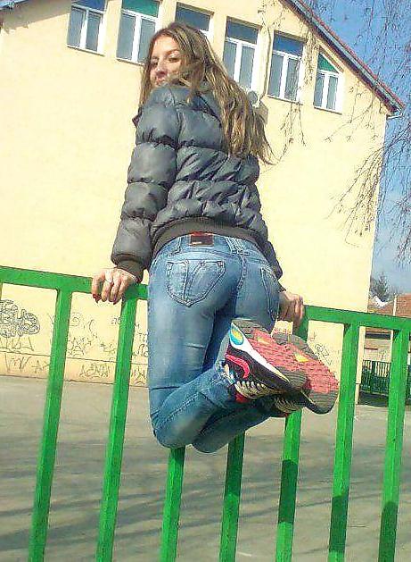 25P Teen sluts in tight jeans 3.