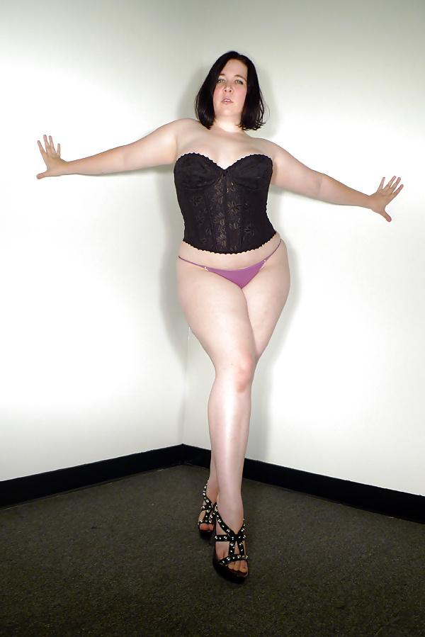 25P Sexy Curvy Milfs & Girlfriends 5