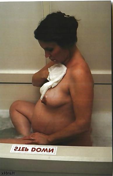 25P Enceinte Salle de Bain - Pregnant Bathroom 5