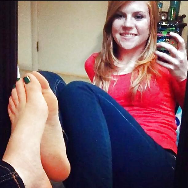 25P Girls feet in the mirror