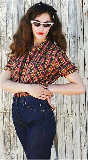 17P Babes Wearing Levi's Jeans from ebay