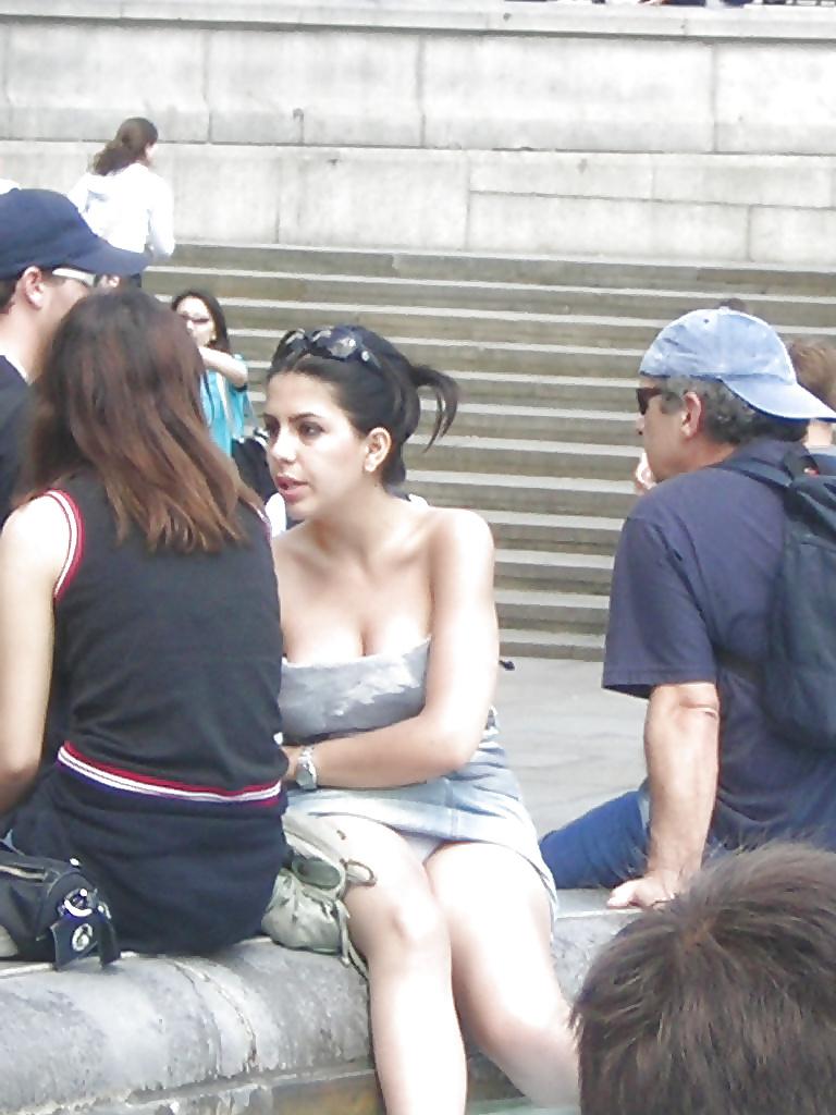 25P Thong Hunting In London