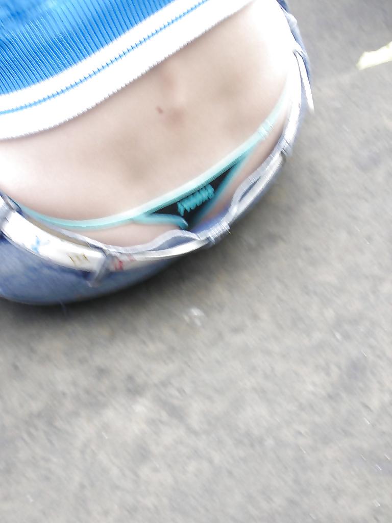 25P Thong Hunting In London