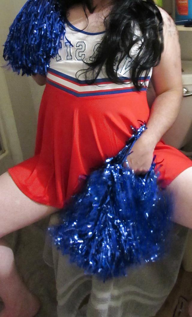 25P Kelly - Cheerleader