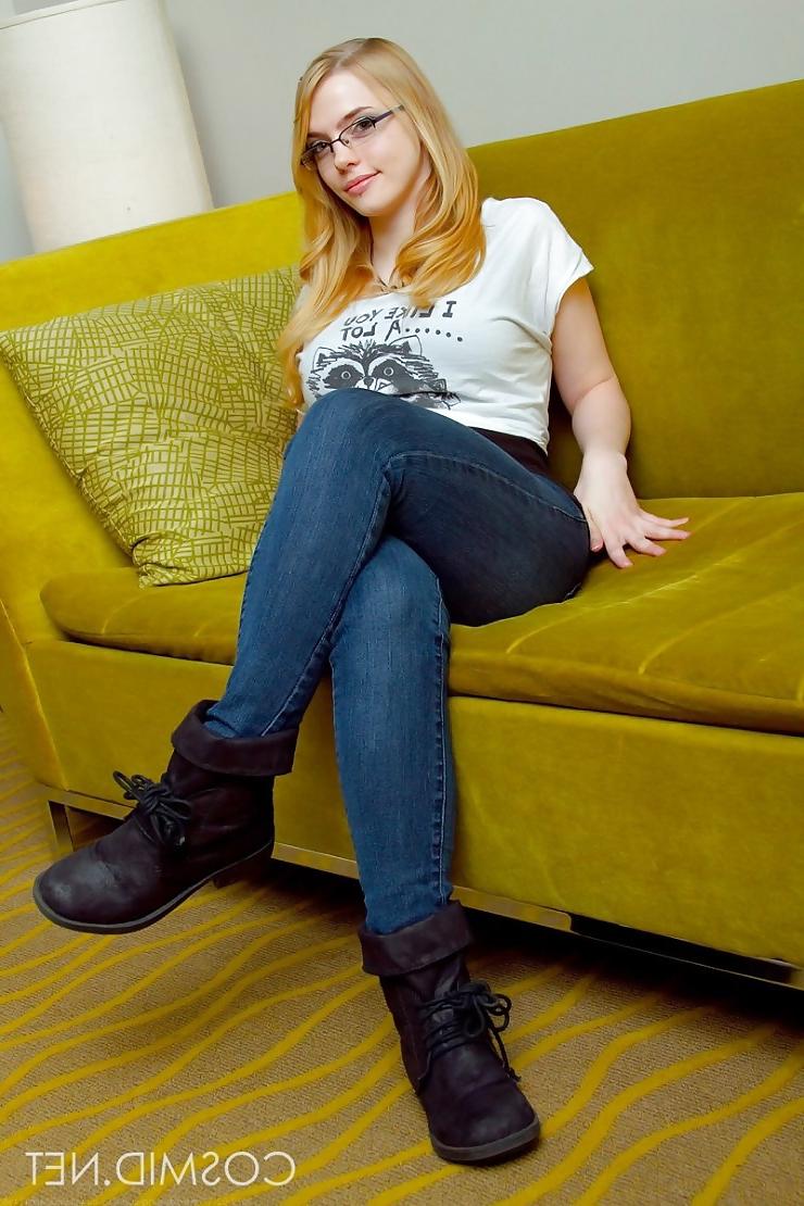 24P Young Jeans Sluts III
