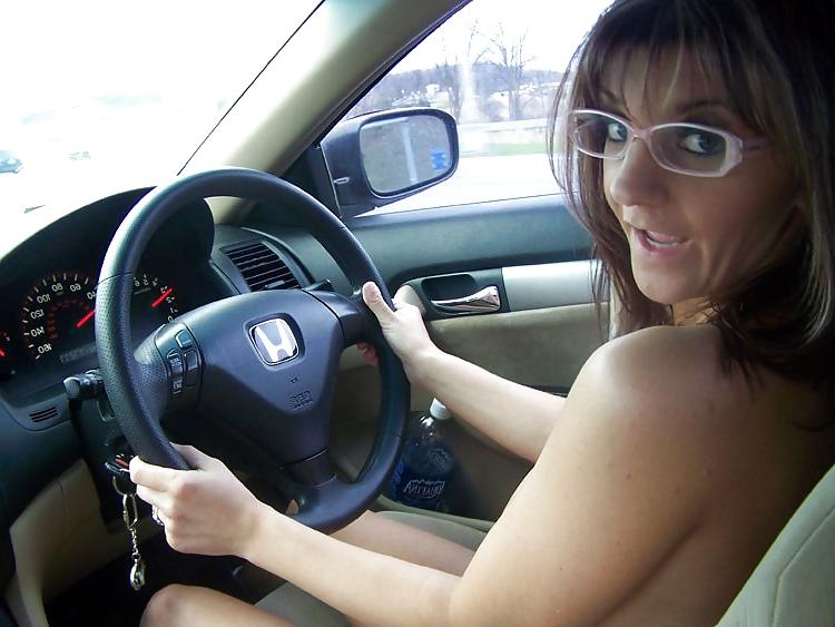 25P Women driving nude