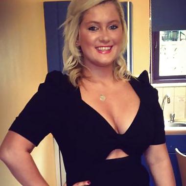 12P Vollbusiges Bimbo Chav