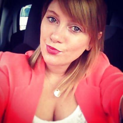 12P Vollbusiges Bimbo Chav