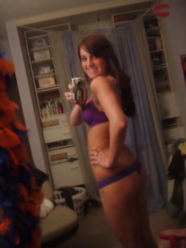 25P Hot teen strips in mirror