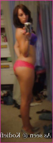 25P Hot teen strips in mirror