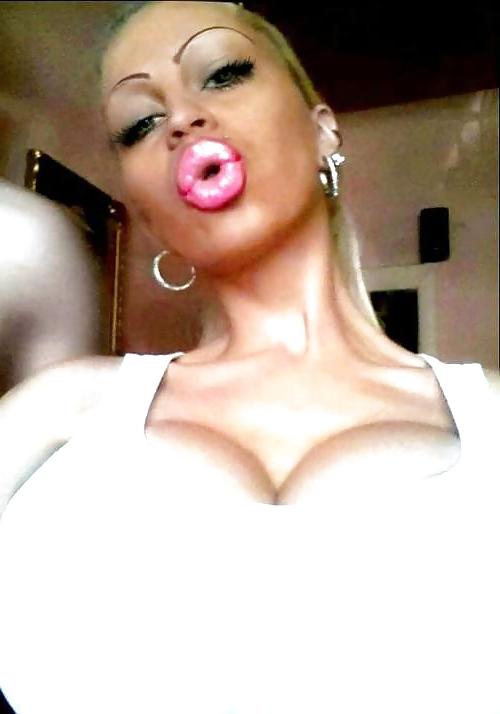 25P Bimbo Slut Lips