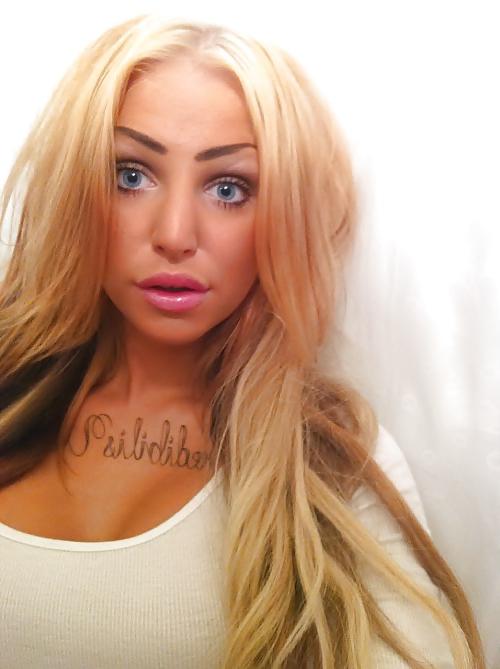 25P Bimbo Slut Lips