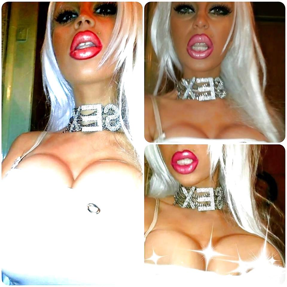 25P Bimbo Slut Lips
