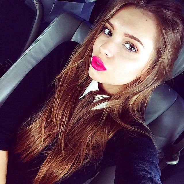 25P Bimbo Slut Lips