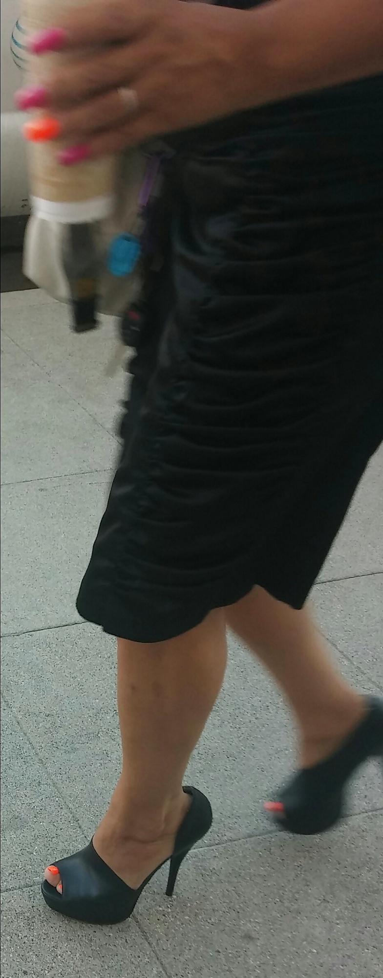 14P Sexy co-workers in jeans and heels 