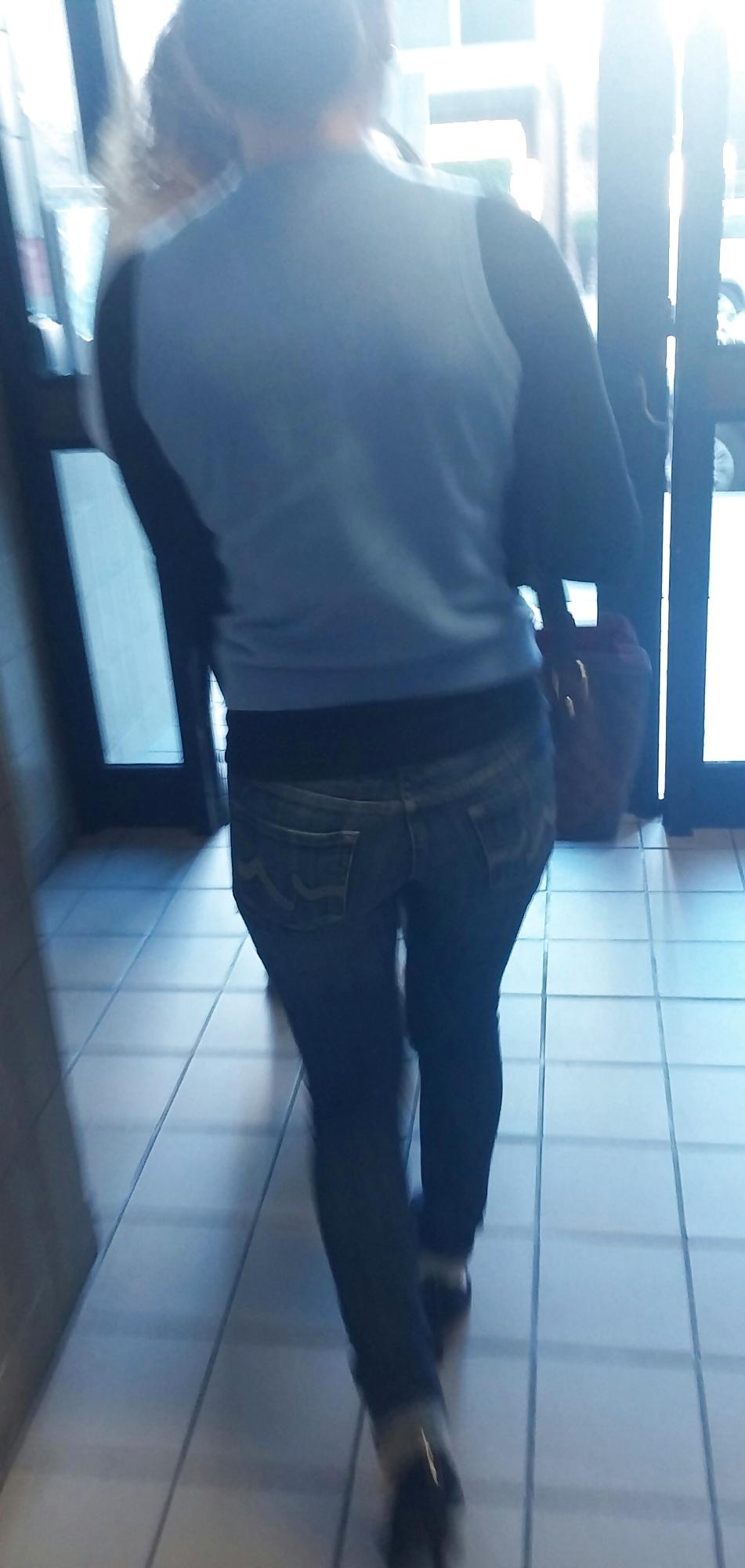 14P Sexy co-workers in jeans and heels 