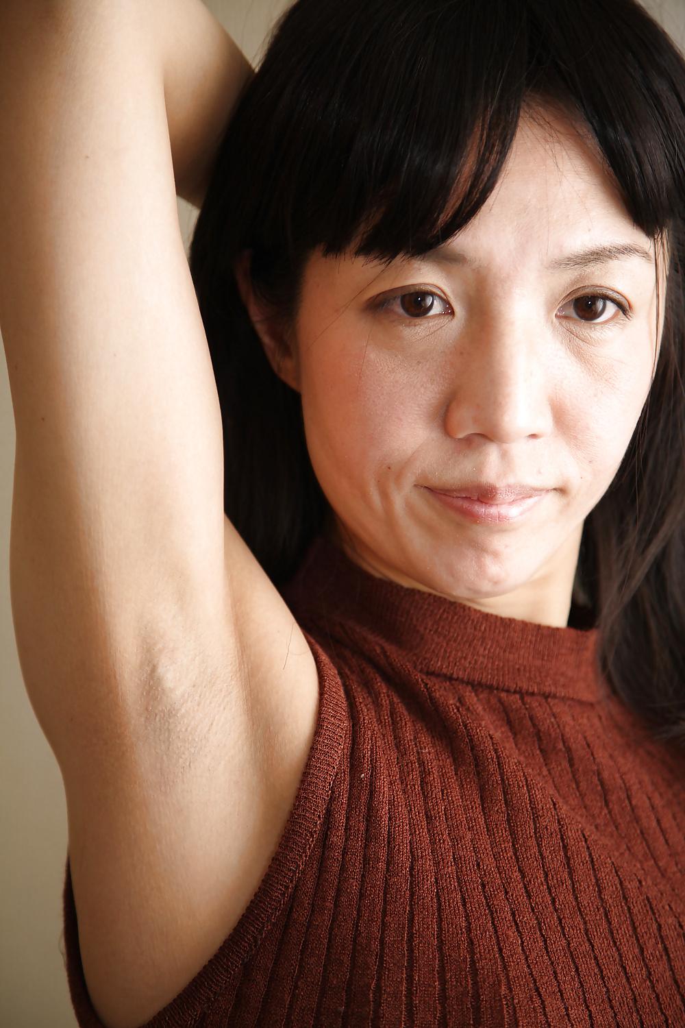 25P Love armpit