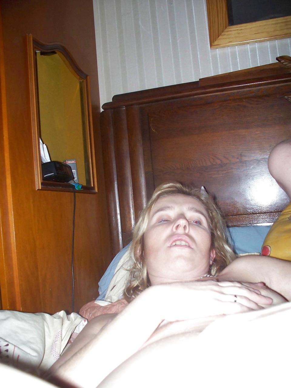 25P Wife in bathroom