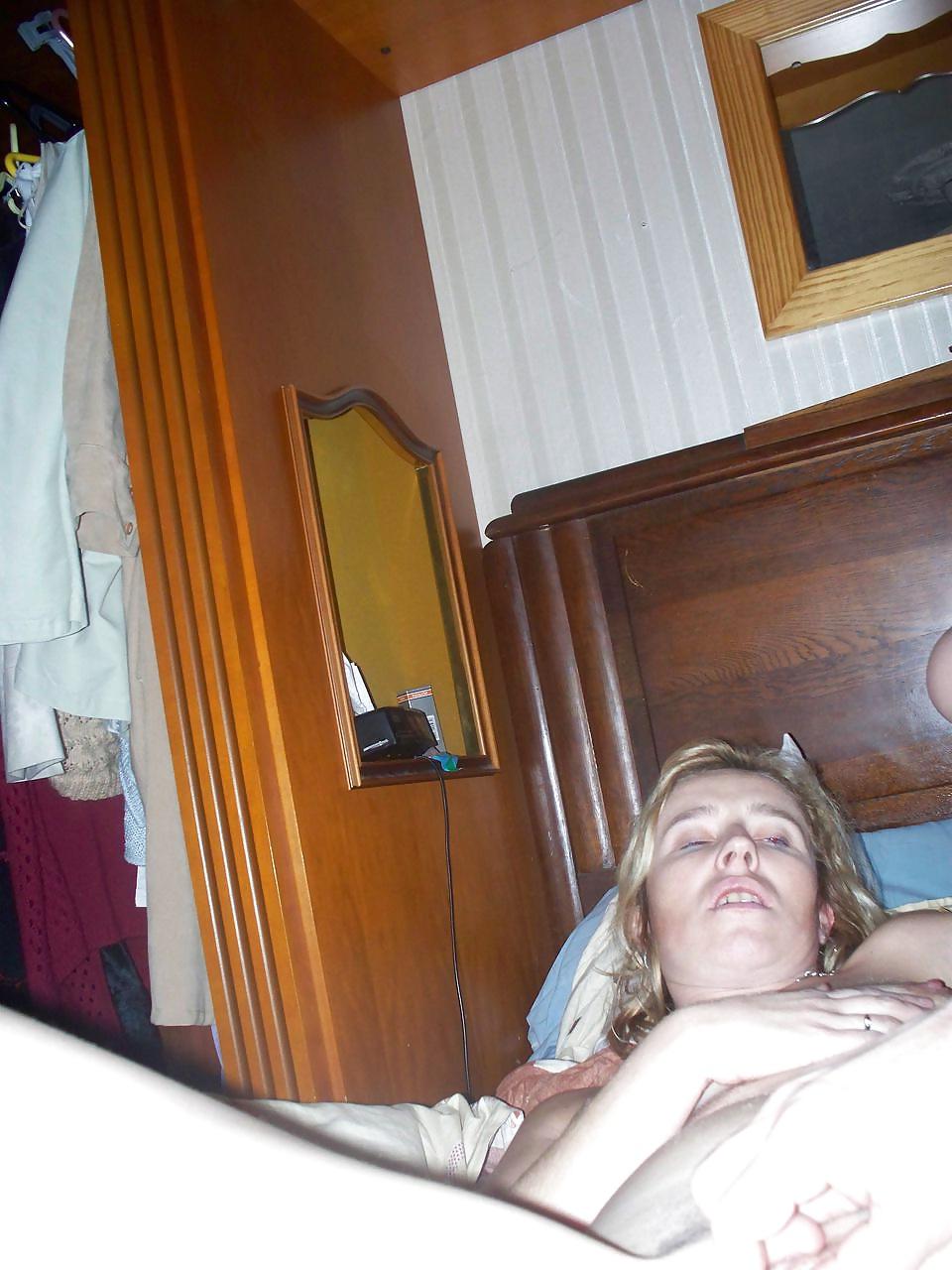 25P Wife in bathroom