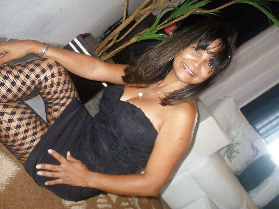20P BUSTY BRAZILIAN GRANNY: STILL SEXY & HOT