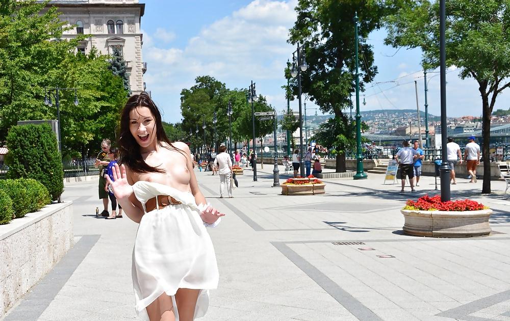 4P Budapest public nude 6