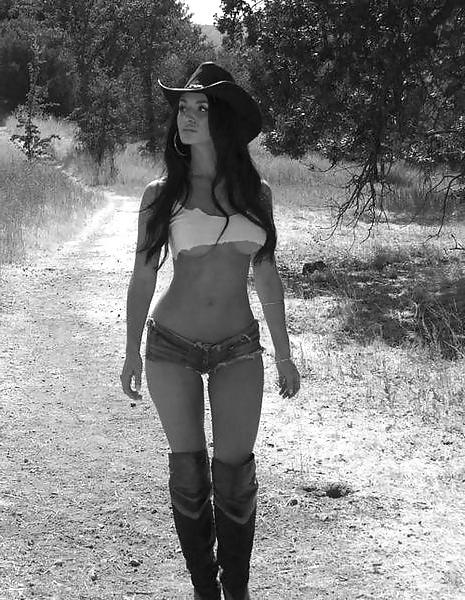 25P Cowgirl and jeans XIII