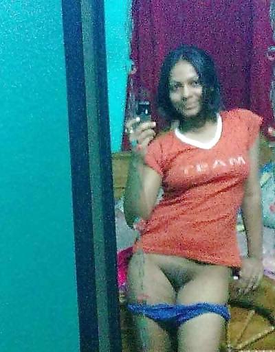 7P Indian selfshots nude in the mirror