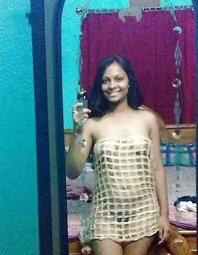 7P Indian selfshots nude in the mirror