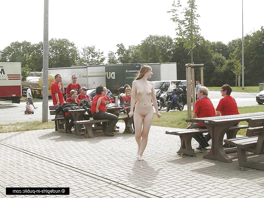 25P Public display 189