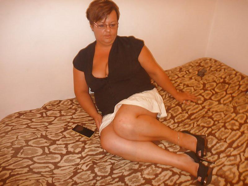 6P Fat Mature Piggy Whore 